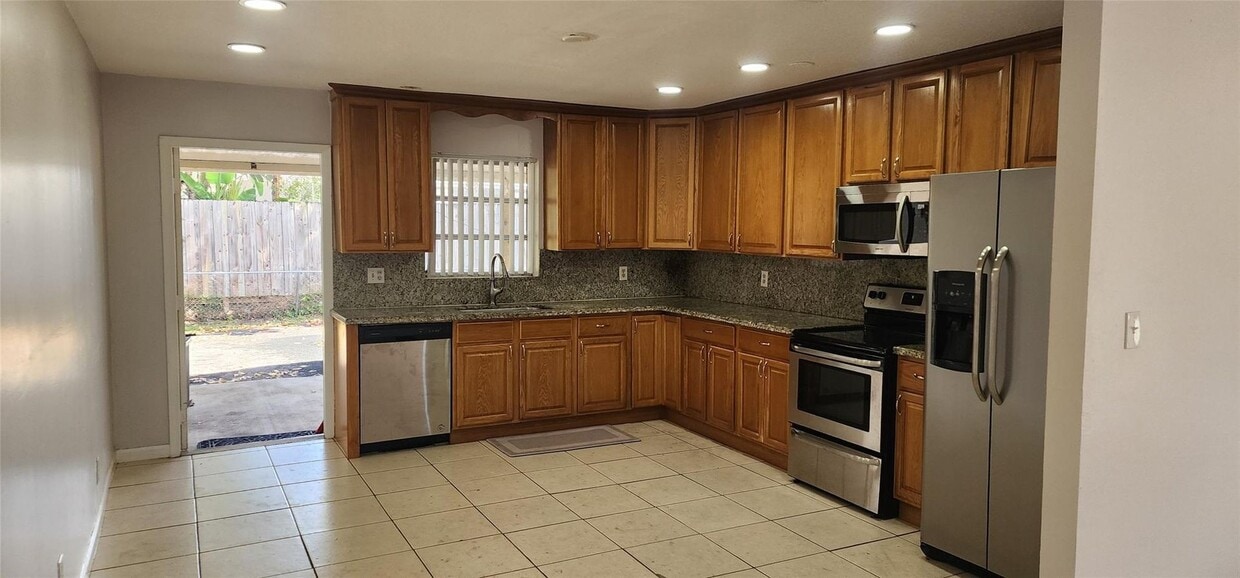 Photo - 2005 SW 99 Avenue, Miramar, FL 33025