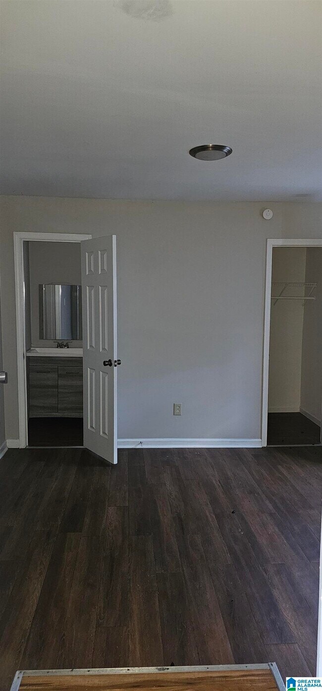 Foto del edificio - 528 Blue Bell Rd