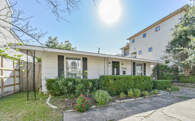 Foto del edificio - 2411 Wroxton Rd