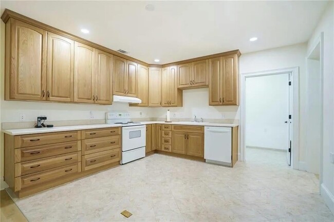 Foto del edificio - 2262 Meadowvale Dr NE