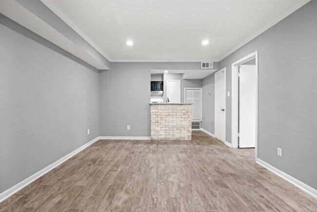 Foto del edificio - 815 Wax Myrtle Ln