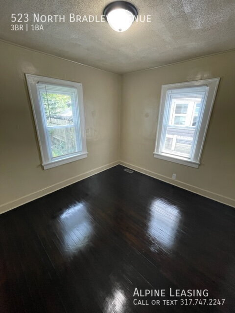 Foto del edificio - 523 N Bradley Ave