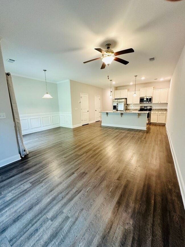 Building Photo - 3 Bd/2.5Ba Townhome-Gated-Fairway Links