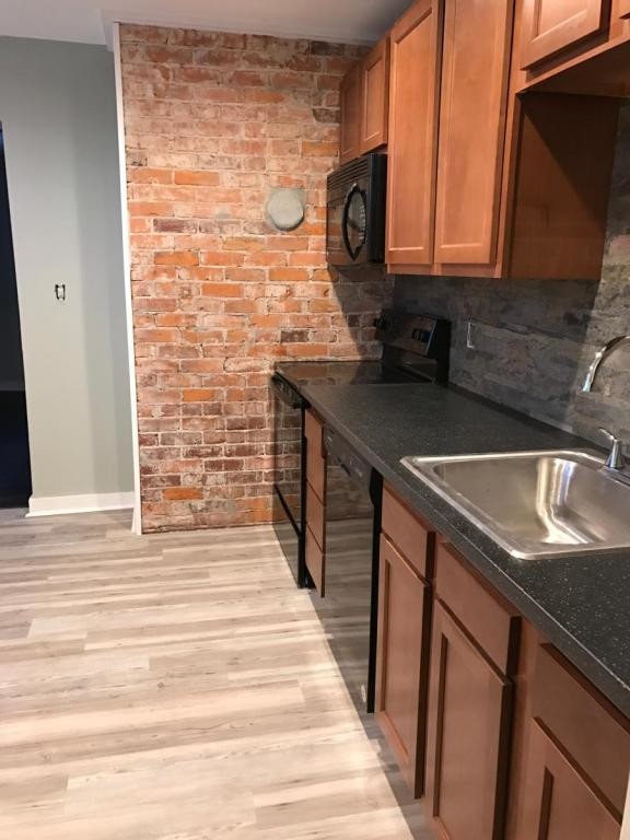 Building Photo - 3901 Floral Ave, #2