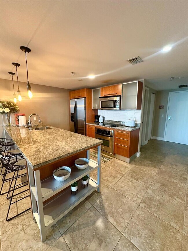 Foto del edificio - 185 SW 7th St