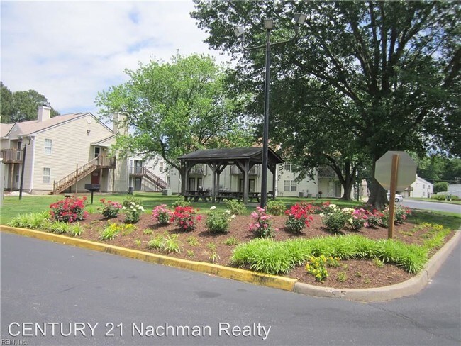 Foto del edificio - 2 br, 1 bath House - 3752 A Towne Point Road
