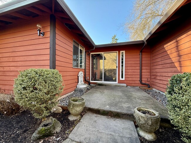 Photo - 3 Bed 2 Bath SW Beaverton Duplex — Available Now! House