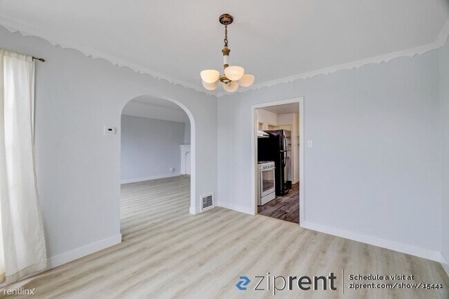 Foto del edificio - 2 br, 1.5 bath Townhome - 1631 35th Ave, S...