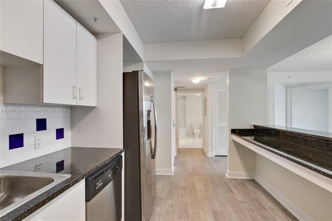 Foto del edificio - 1500 Bay Rd