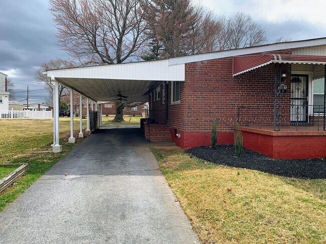 Foto del edificio - 3 Bedroom Semi-Detached house