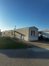 Building Photo - 9477 Lansdowne Rd