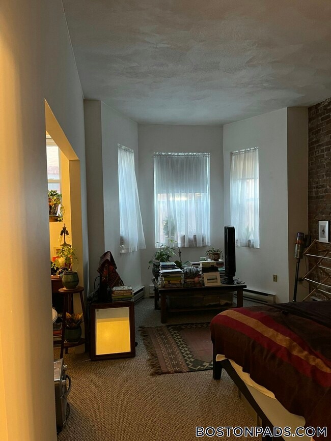 Building Photo - 111 Norway St