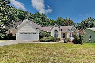 Building Photo - 1874 Manor Oak Ln NE