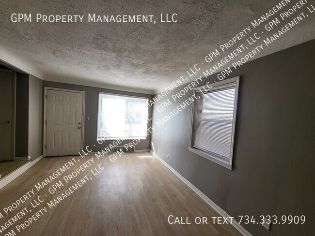 Foto del edificio - 8670 Schaefer Hwy