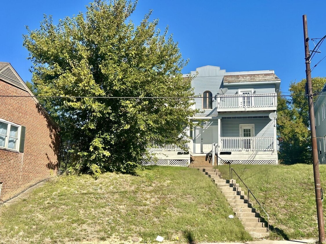 Photo - 5207 Montgomery Road