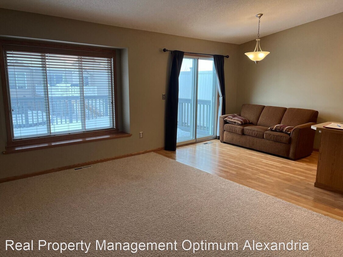 3 br, 2 bath House 923 36th Ave S House Rental in Moorhead, MN