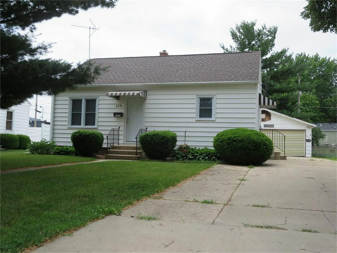 Foto principal - 2 bedroom, 1 bath house in Waterloo