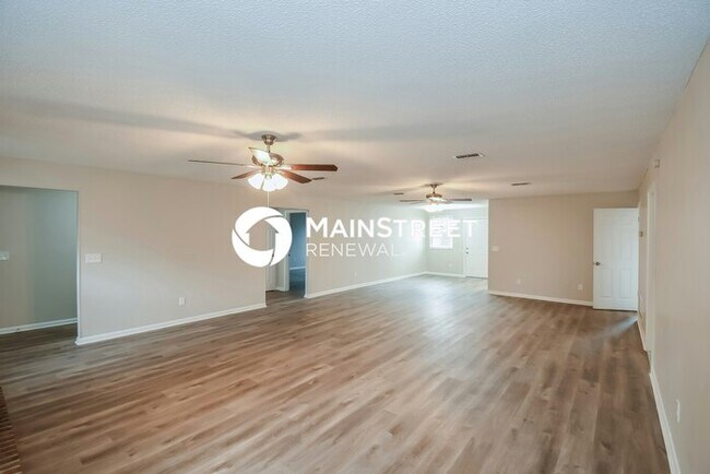 Building Photo - 3 Bedroom Pet-Friendly Home in orange park, FL with Main Street Renewal