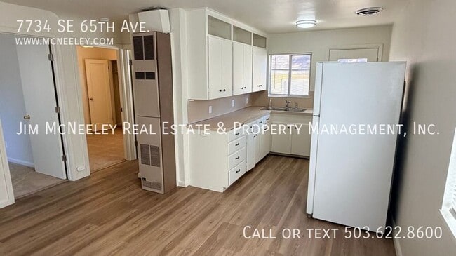 Building Photo - 7734 SE 65th Ave