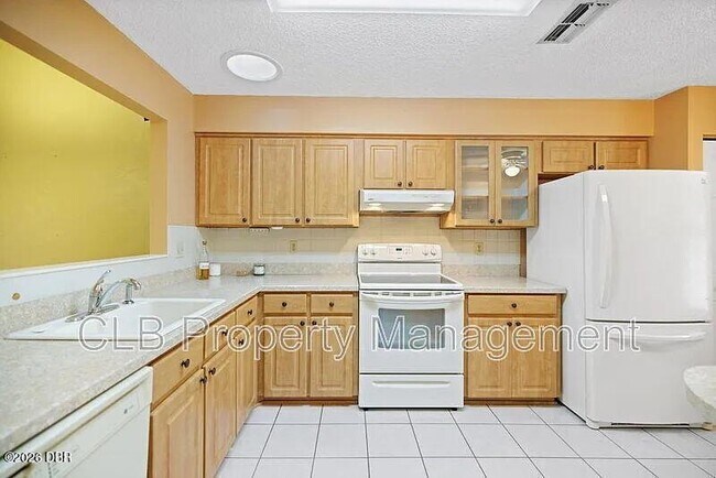 Foto del edificio - 6177 Sequoia Dr