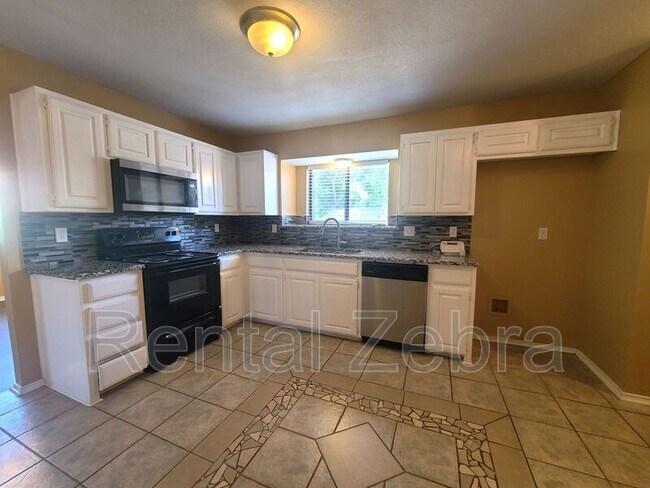 Building Photo - 2313 Barada Ct