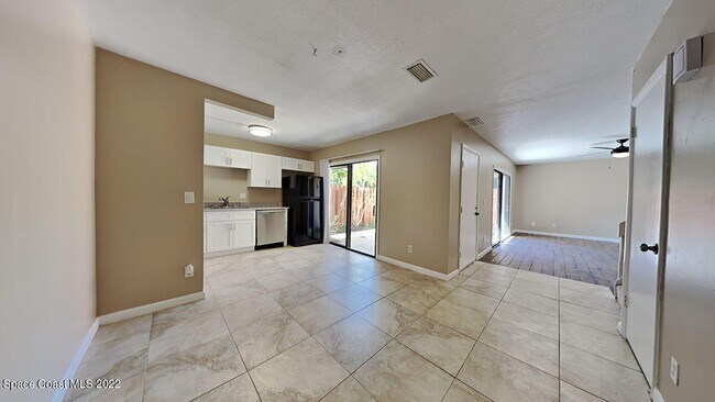 Foto del edificio - 2313 Vista Oaks Cir NE