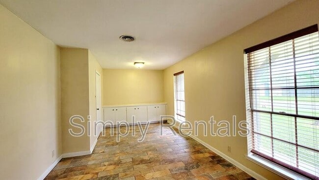 Foto del edificio - 2614 Tanglewood Dr