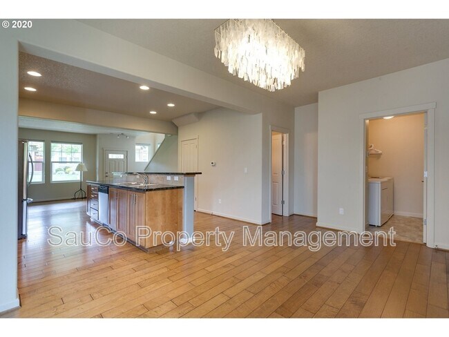Foto del edificio - 10573 NE Summer Falls St