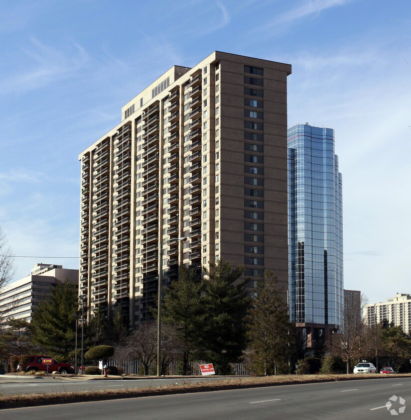 Skyline Plaza Apartments Falls Church, VA
