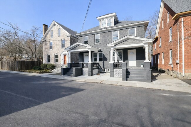 Building Photo - 510 Brown St