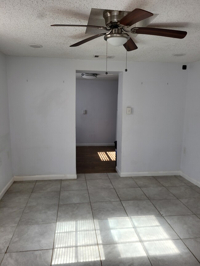 Building Photo - 3401 Belfort Ave