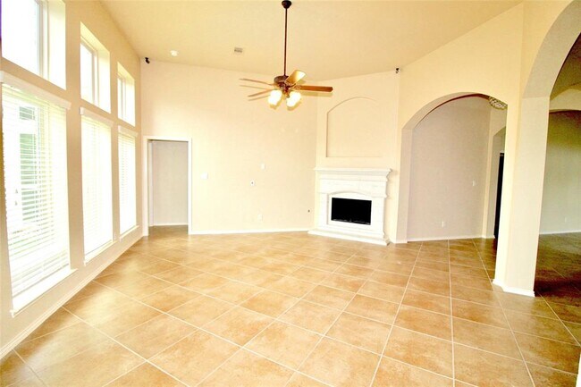 Foto del edificio - 10202 Carolyndale Dr