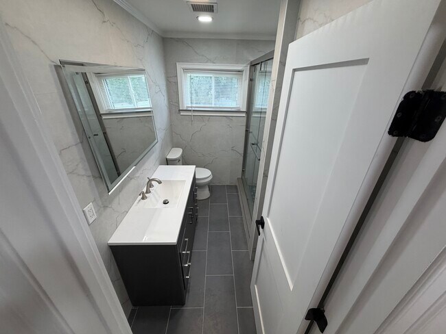 Foto del edificio - 58 Amherst Ln