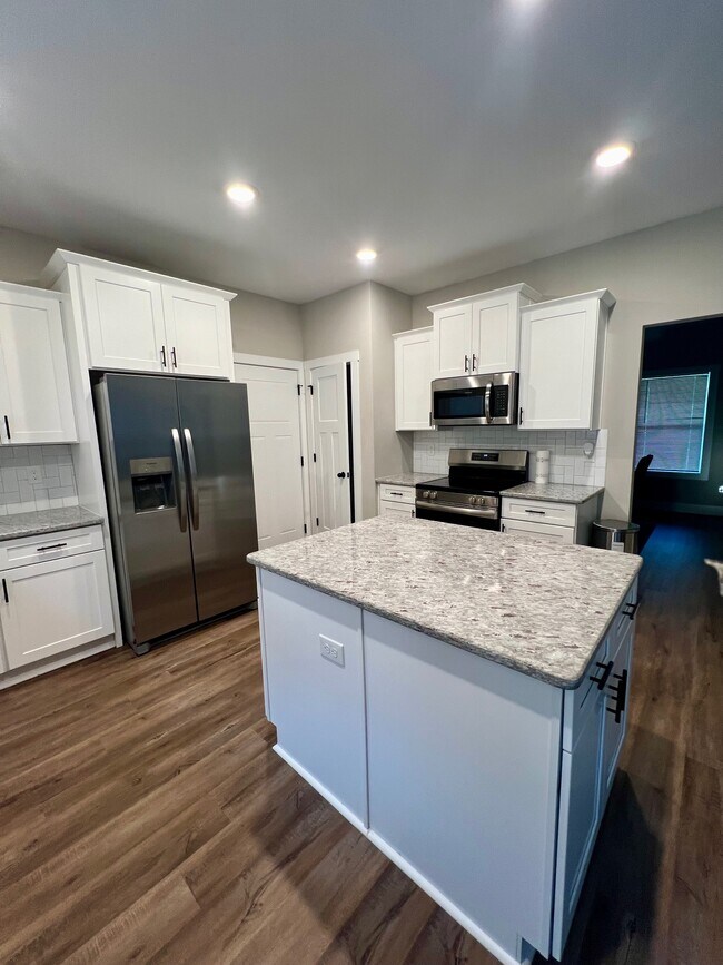 Foto del edificio - 144 Ducati Dr