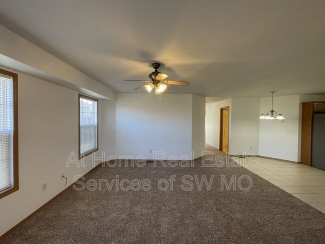 Building Photo - 112 Bailey Cir