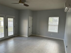 Building Photo - 3807 Belmont Turn