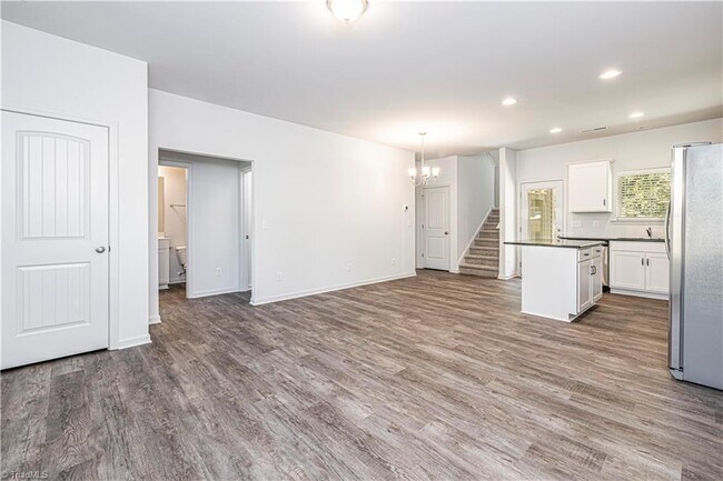 Foto del edificio - 4810 Bishop Gate Rd