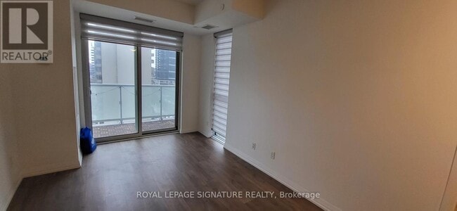 Building Photo - 101 Erskine Ave