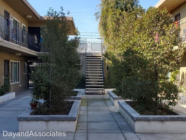 Foto del edificio - 15517 Colorado Ave