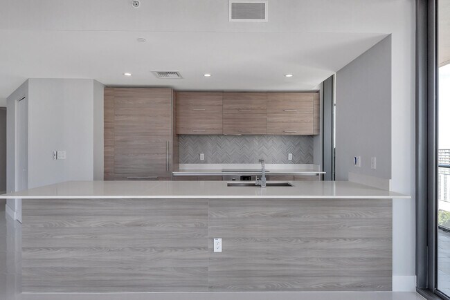 Foto del edificio - 1300 S Miami Ave