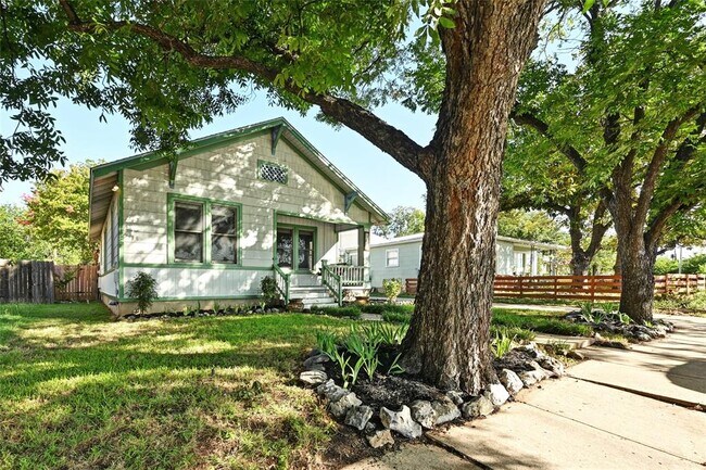 Foto del edificio - 5112 Caswell Ave