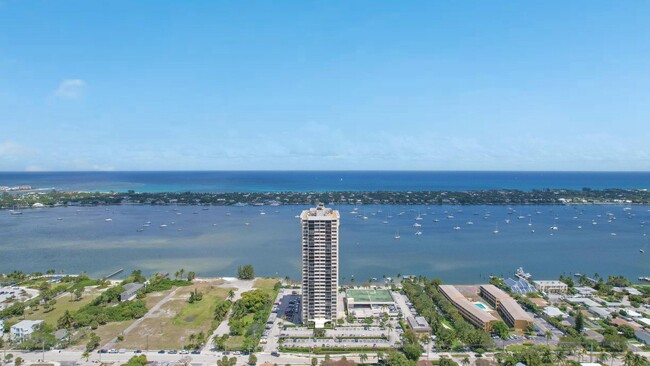 Foto del edificio - 5600 N Flagler Dr