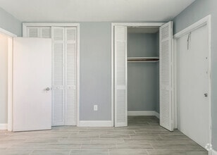 Building Photo - Rio Mio