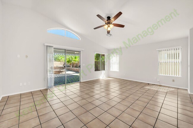 Foto del edificio - 1284 W Kingbird Dr