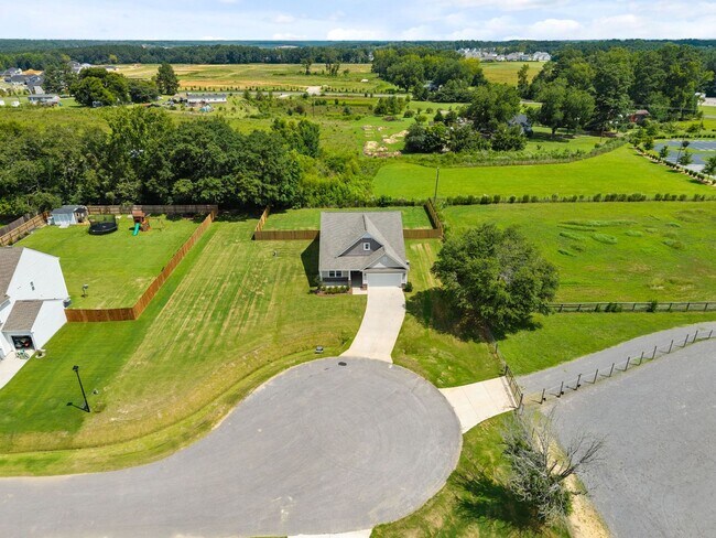 Foto del edificio - 217 Walker Grv Ln