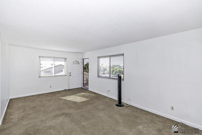 Building Photo - 1286 W 20th Pl
