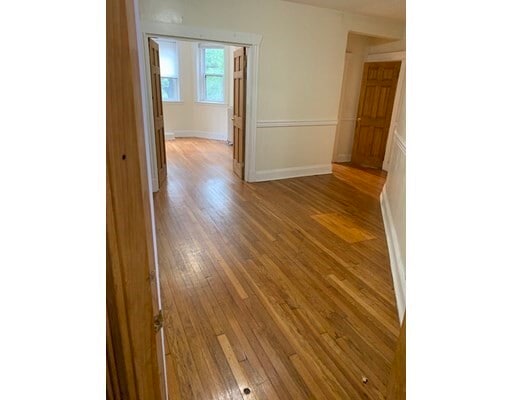 Building Photo - 352 Riverway