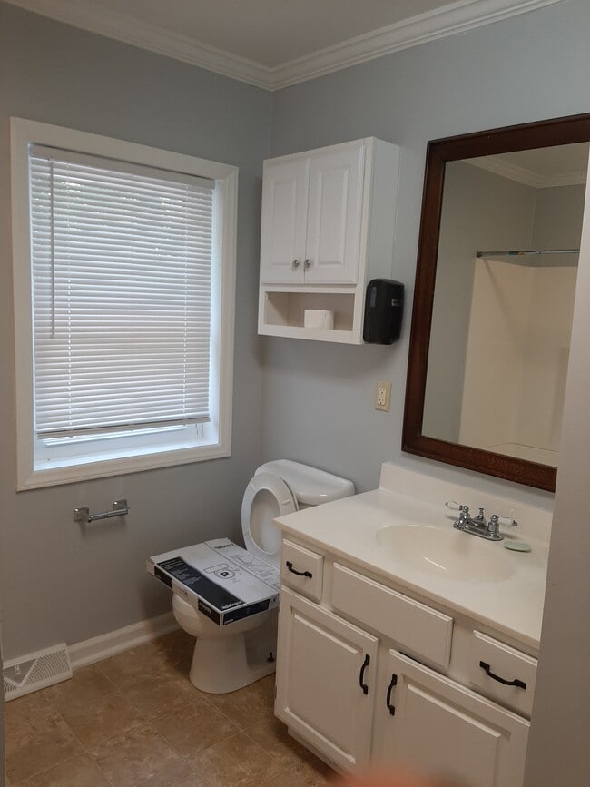Building Photo - 609 Pearson Dr