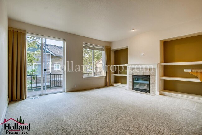 Building Photo - **COMING SOON** Spacious 3-Story Home in a...