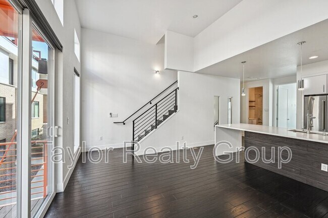 Foto del edificio - 3032 Wilson Ct